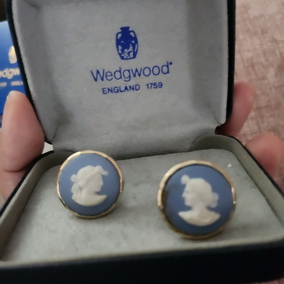 Wedgwood 1759 England 10k gold tone cufflinks - Picture 3 of 13